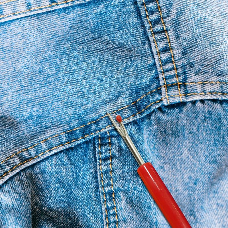 قاطع خيوط حاد للخياطة والتطريز