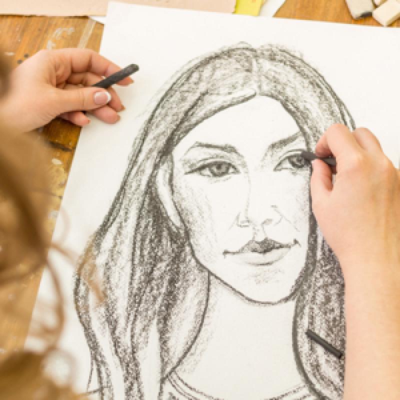 أعواد فحم للرسم – مستلزمات فنية للرسم والتخطيط