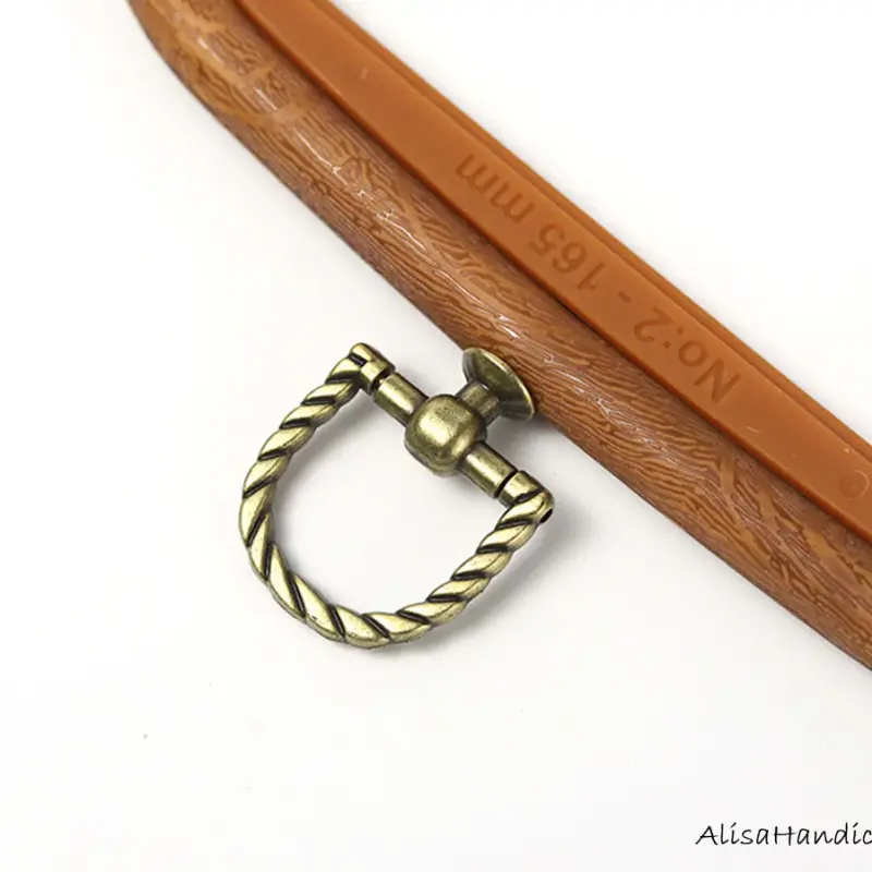 Square Wood Grain Embroidery Hoop Retro Flexible Plastic Display Frame